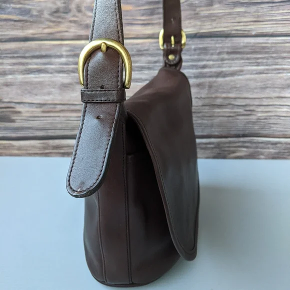 Coach Brown Leather Interior - Picture 4 of 11